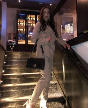 Стройная брюнетка с нежной кожей и сочными формами приглашает к себе в апартаменты. Готова исполнить все твои самые сокровенные желания и фантазии. Позволь себе насладиться моментом! 13845, 24 года